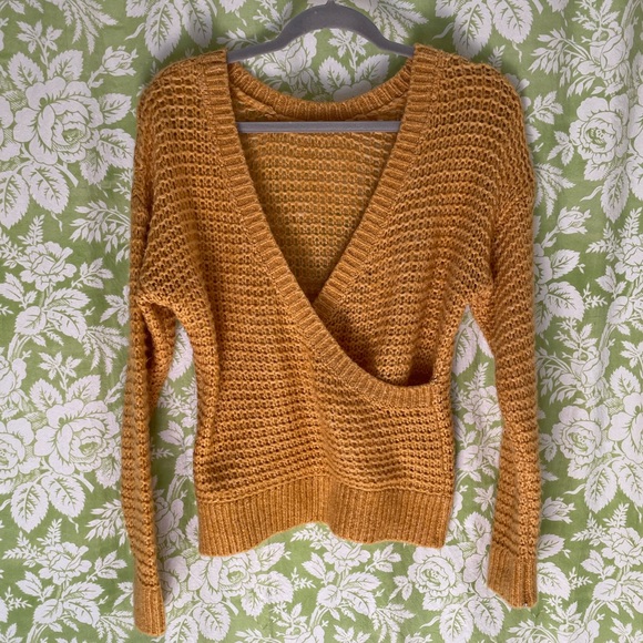 Abercrombie & Fitch Sweater - Picture 1 of 7